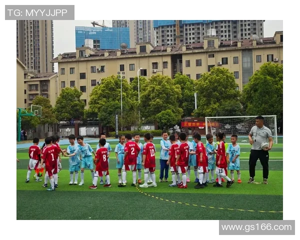 孩子数量最多的足球明星背后的家庭故事与育儿经验